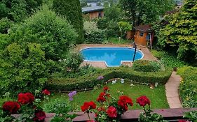 Haus Flora - Ferienwohnung Bodensdorf